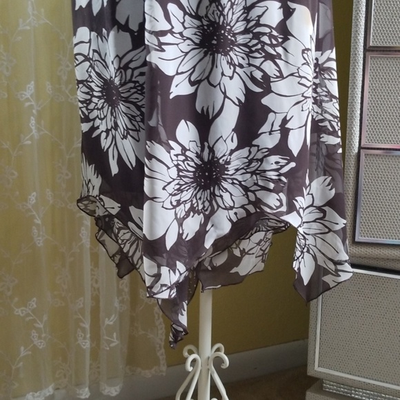 Chocolate Brown & White Floral Print Dress - Picture 4 of 8